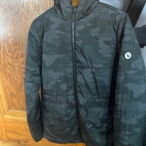 Men’s Lightweight Black Camo Vuori Jacket